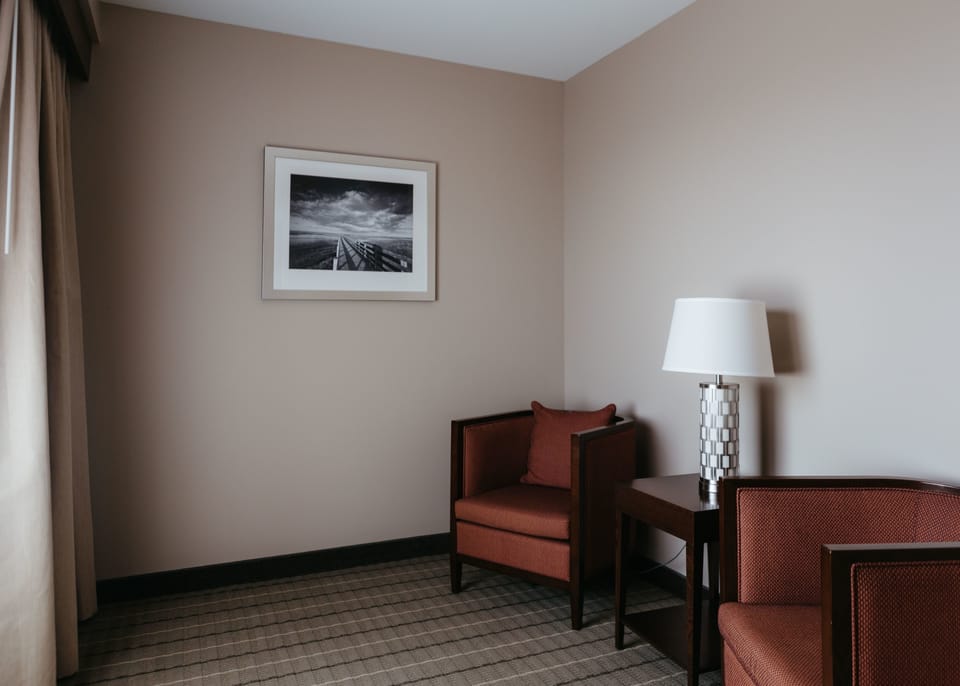 Studio Suite, 1 King Bed | In-room safe, desk, blackout drapes, iron/ironing board