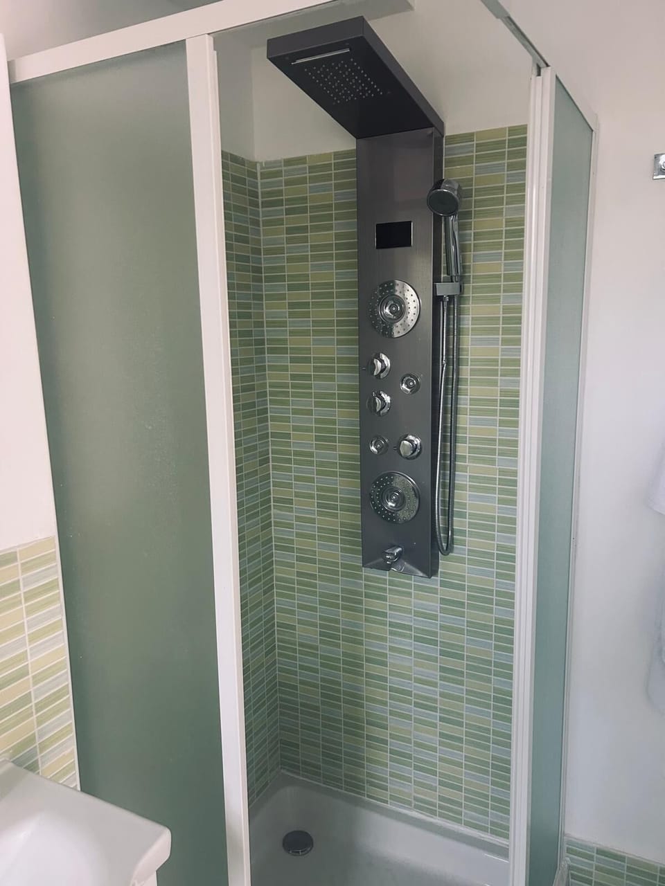 Matrimoniale Deluxe | Bathroom | Shower, free toiletries