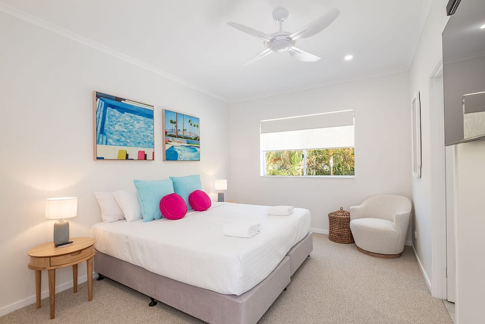 Superior Penthouse | 1 bedroom, WiFi (free), individually decorated, individually furnished