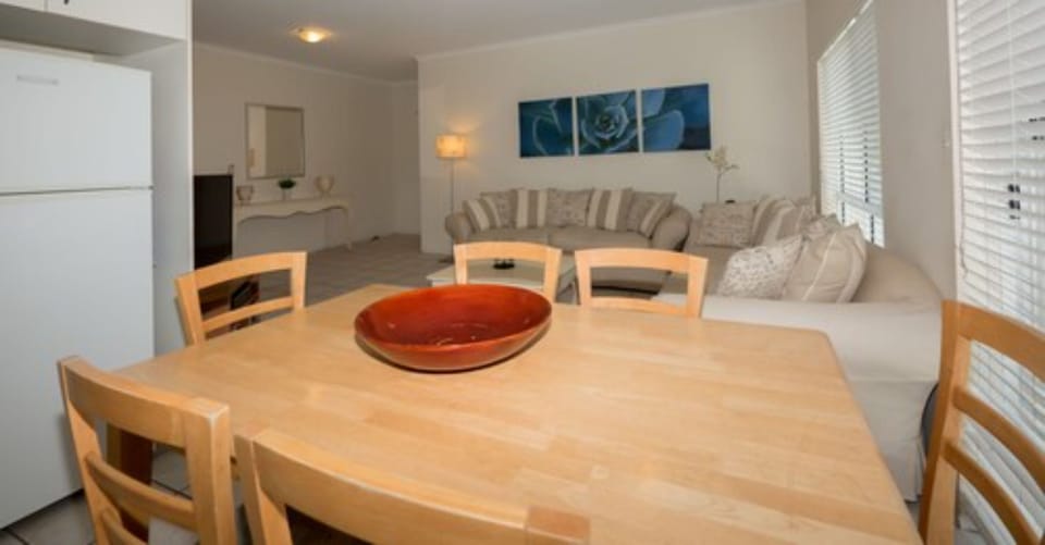 Apartment, 1 Bedroom | In-room dining