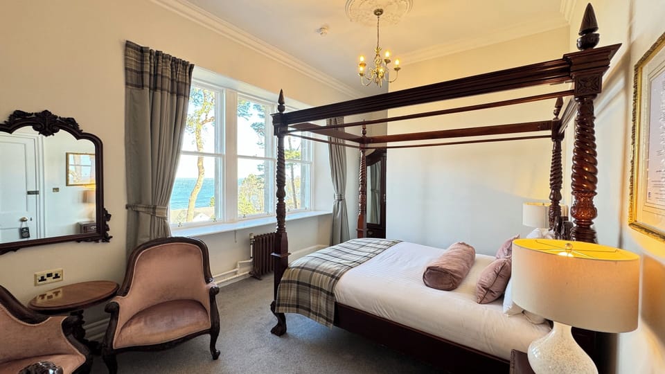 Double Room, Sea View (Four Poster Bed Dulsie) | Soundproofing, bed sheets