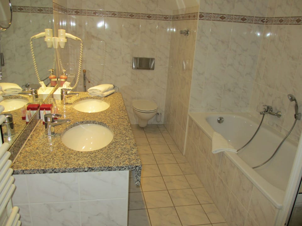 Double Room, Lake View | Bathroom | Hair dryer, bathrobes, towels