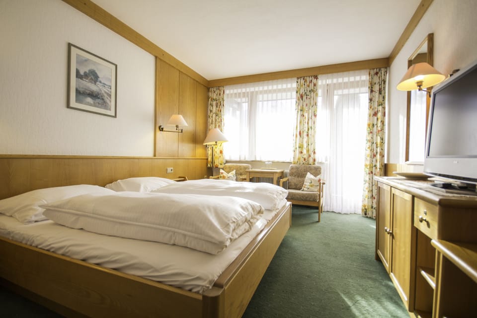 Classic Double Room, Balcony, Mountain View | Premium bedding, individually decorated, individually furnished
