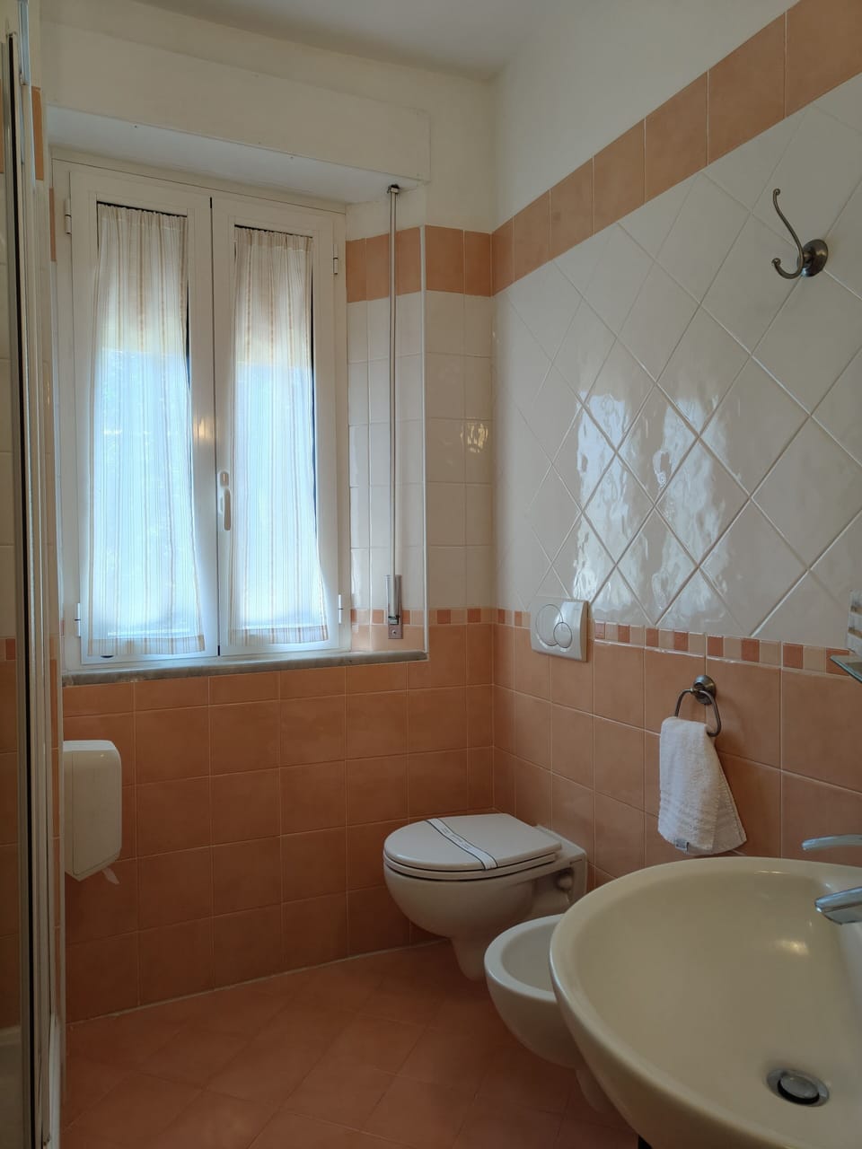 Comfort Double Room, Balcony, Garden View | Bathroom | Shower, free toiletries, hair dryer, bidet