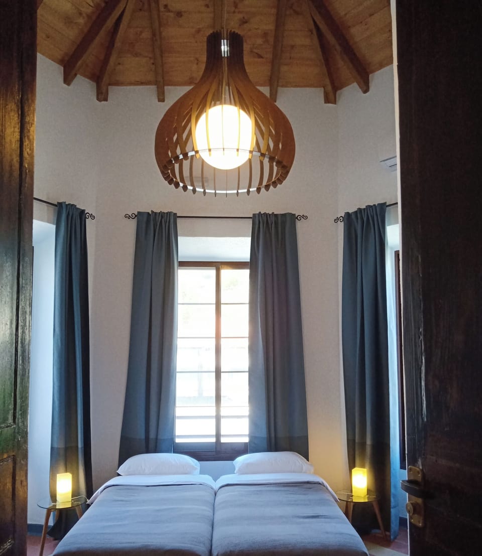 Blackout drapes, free WiFi, bed sheets
