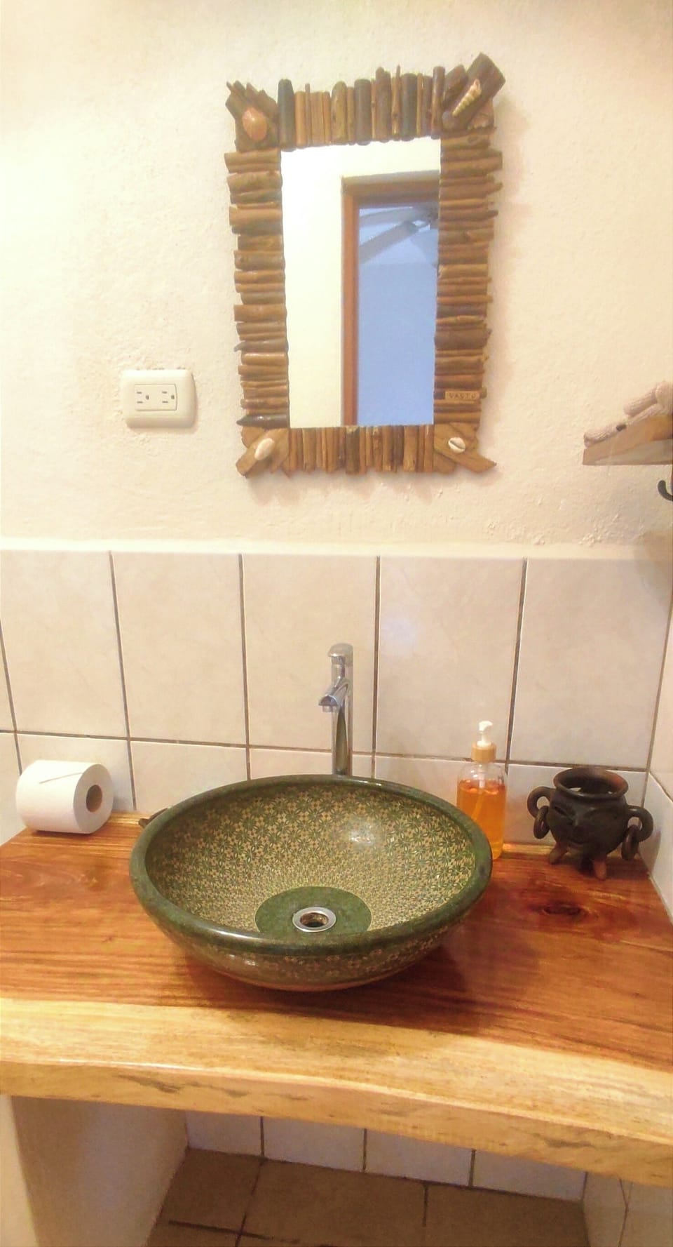 Shower, rainfall showerhead, towels