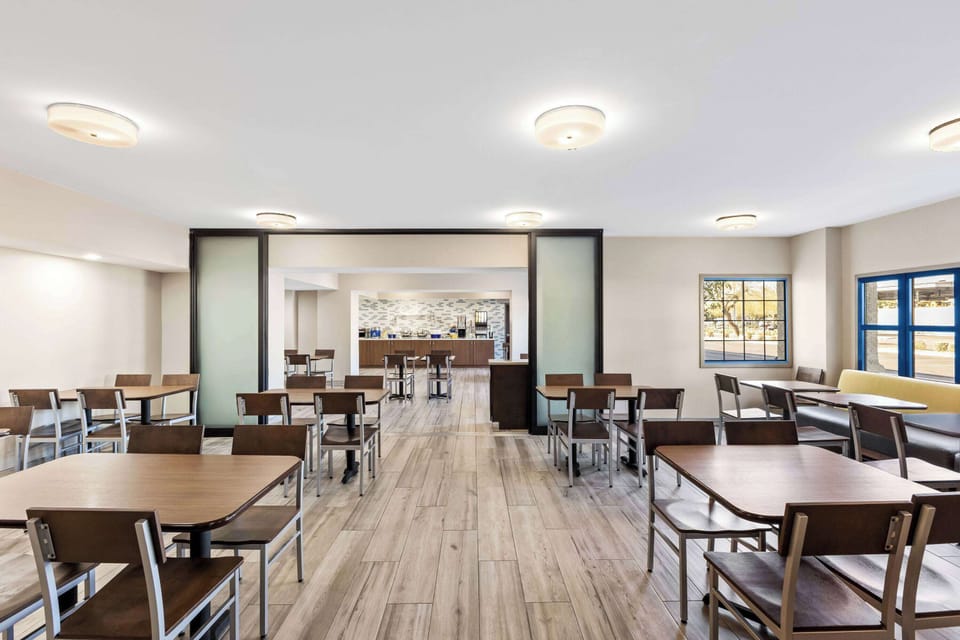 Free daily full breakfast