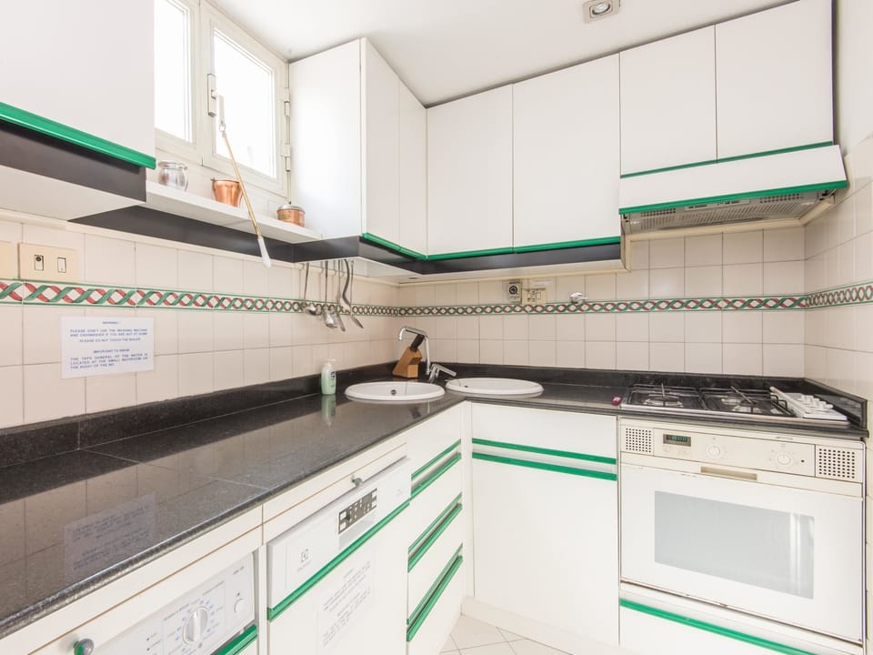 Apartment, 2 Bedrooms | Private kitchen | Full-size fridge, oven, stovetop, dishwasher