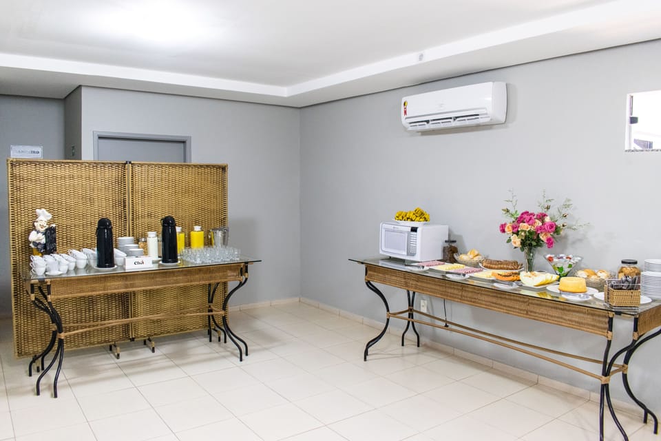 Free daily self-serve breakfast