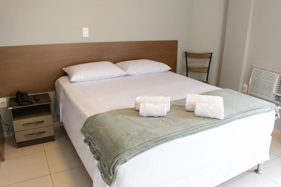 Minibar, blackout drapes, free WiFi, bed sheets