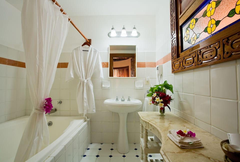Separate tub and shower, jetted tub, rainfall showerhead
