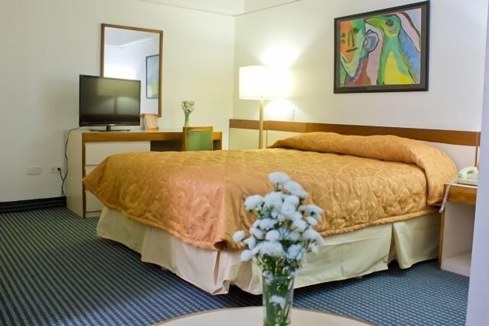 In-room safe, desk, laptop workspace, blackout drapes