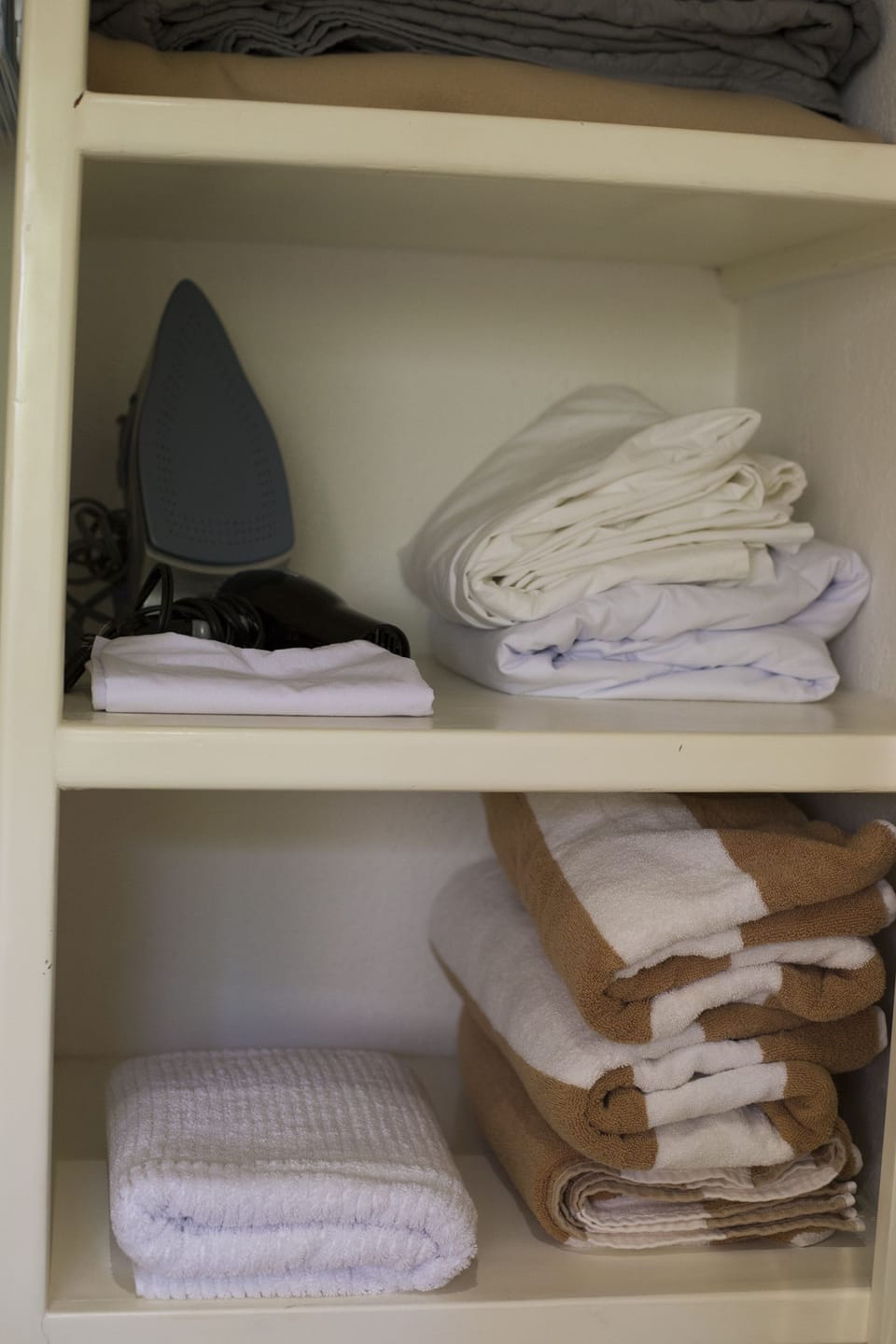 Romantic Studio | Bathroom amenities | Shower, free toiletries, hair dryer, towels