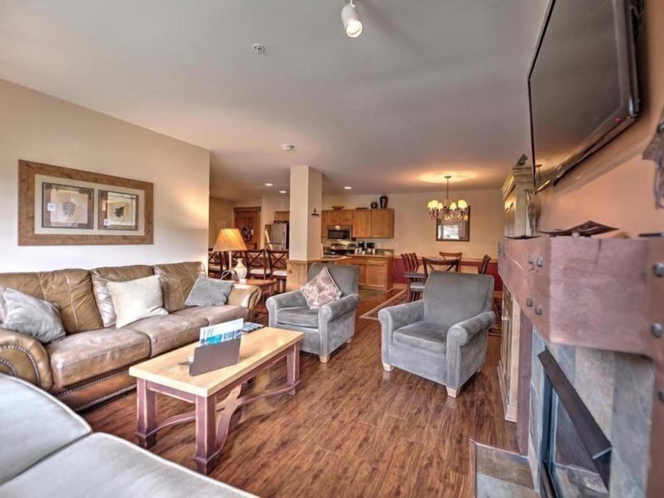 Condo (8888_The_Springs) | 3 bedrooms, iron/ironing board, WiFi (free), bed sheets