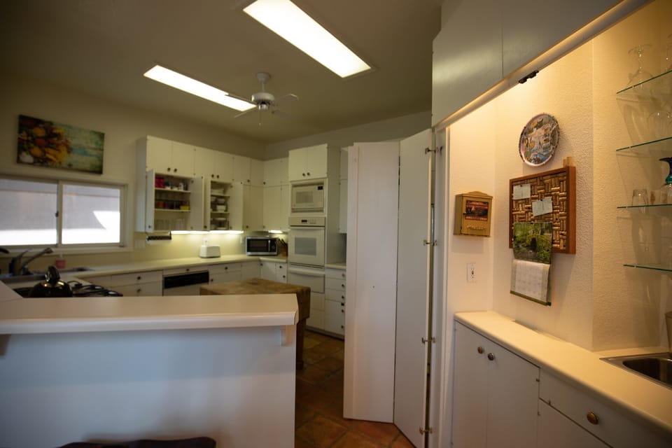 Wet bar.