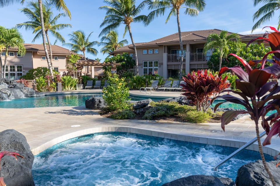 Waikoloa Colony Villas common area pool/spa