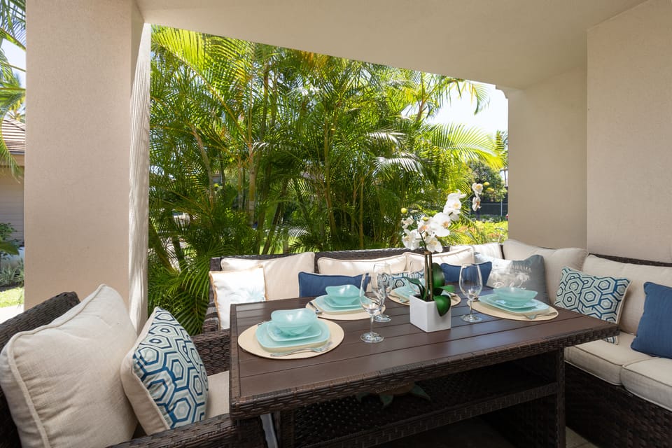 Lanai of Waikoloa Colony Villas 1906 with Out door dining