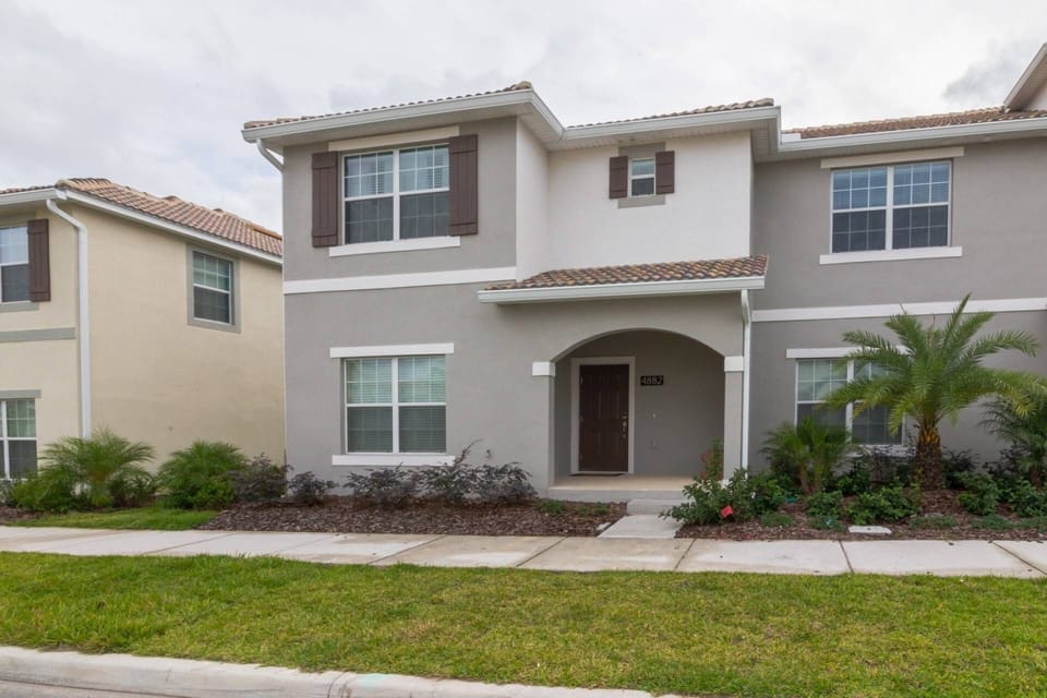 'Storey' Book Vacation Home!