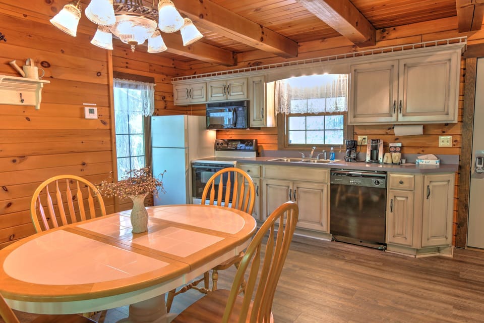 Wild Rose Cabin | In-room dining