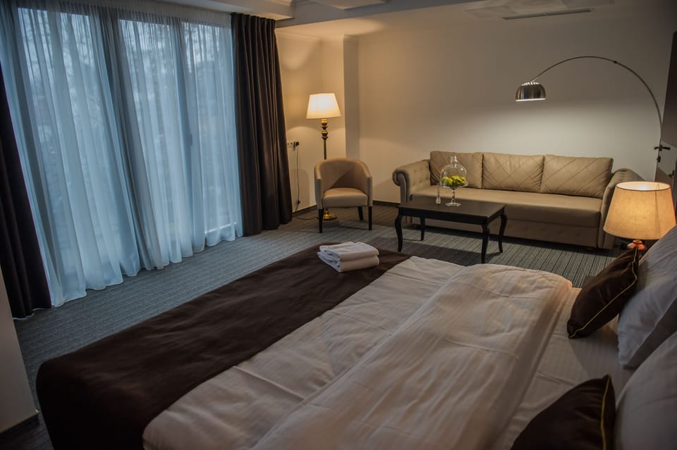 Family Suite, 2 Bedrooms | Minibar, in-room safe, desk, laptop workspace