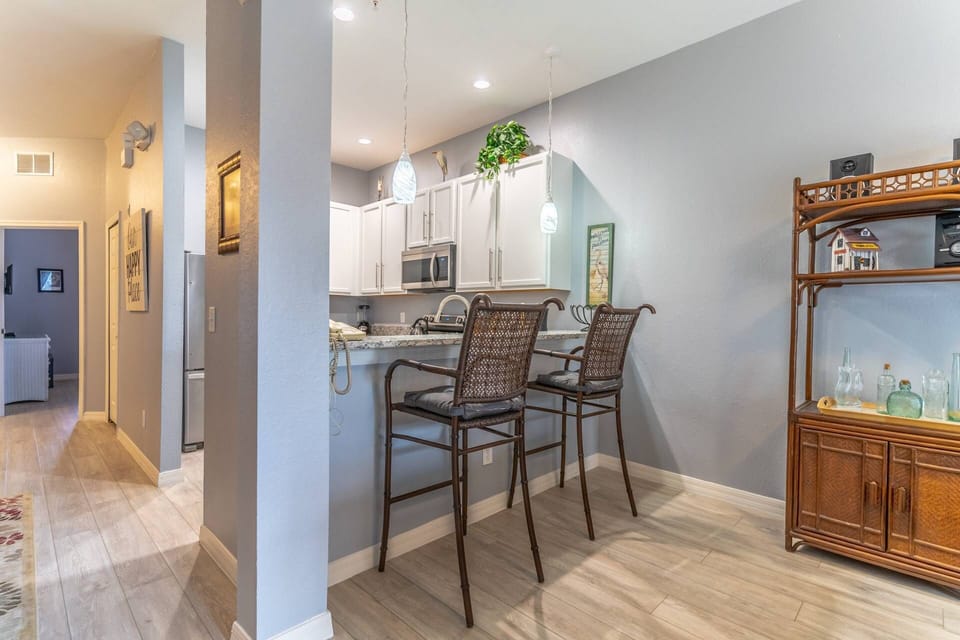 Breakfast Bar Seating for Two (2) Guests