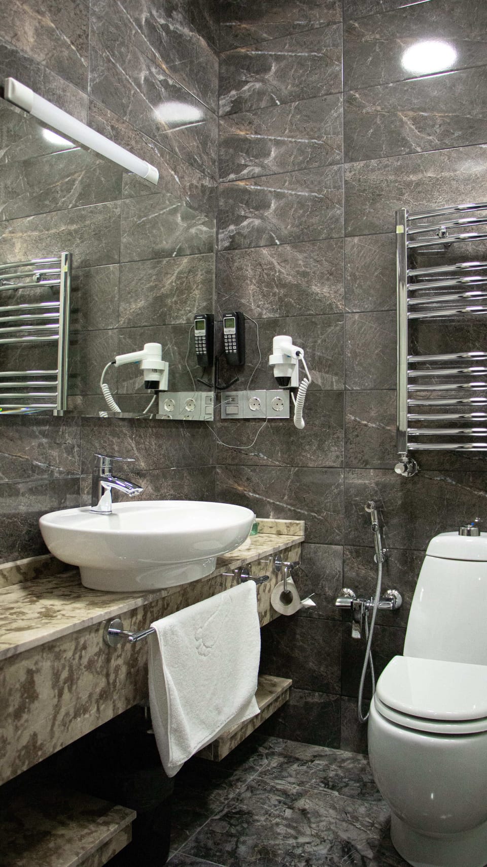 Superior Single Room, 1 King Bed, City View | Bathroom | Shower, rainfall showerhead, free toiletries, hair dryer
