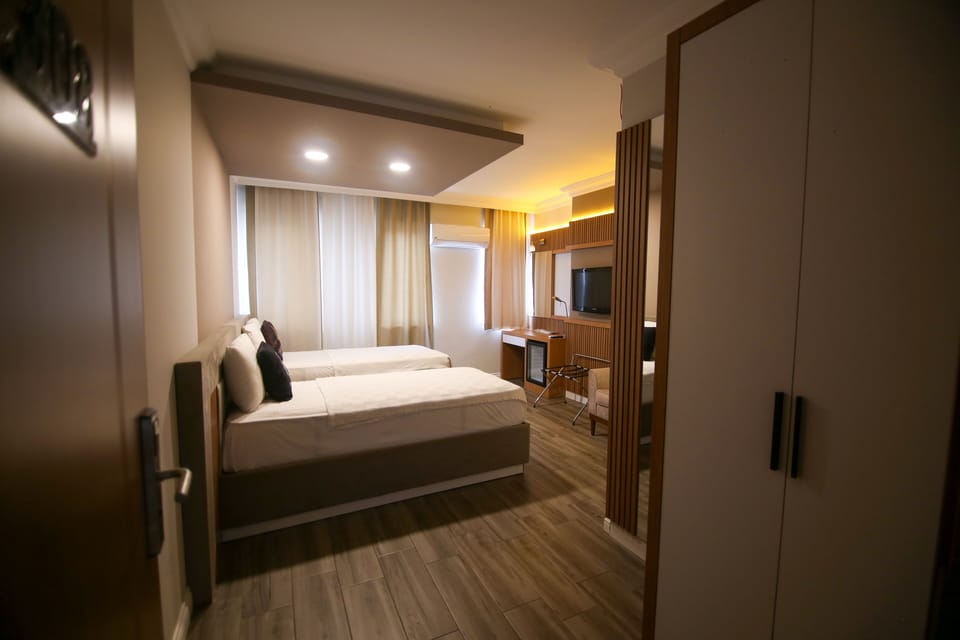 Standard Triple Room | In-room safe, soundproofing, free WiFi, bed sheets