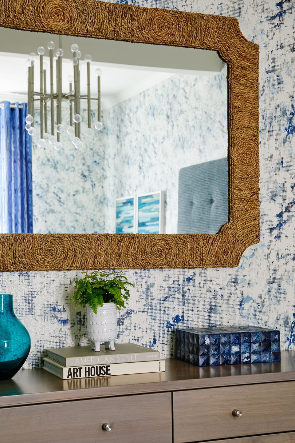 Lark Suite | Premium bedding, desk, iron/ironing board, free WiFi