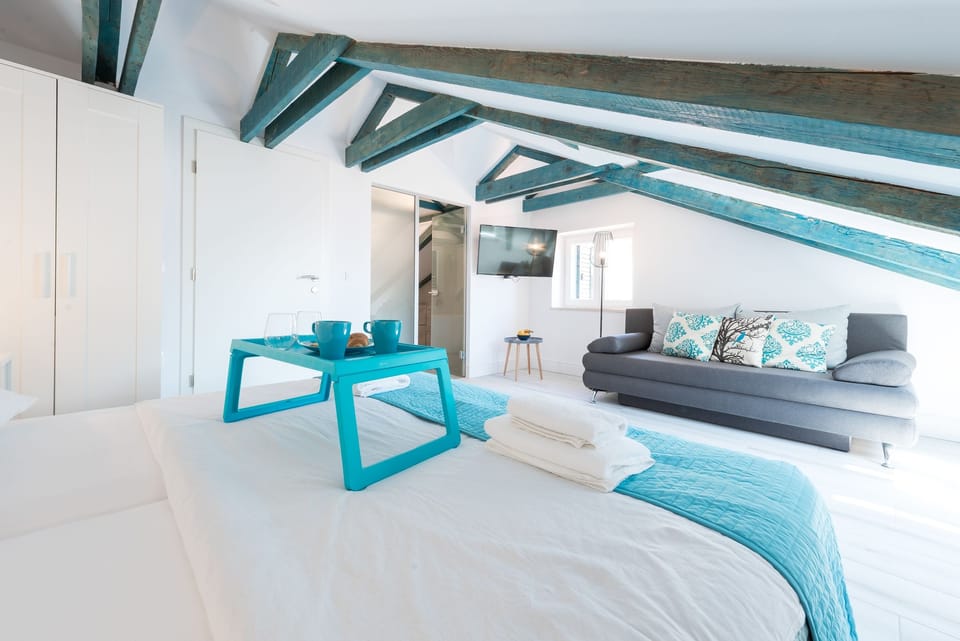 Deluxe Room | Rollaway beds, free WiFi, bed sheets