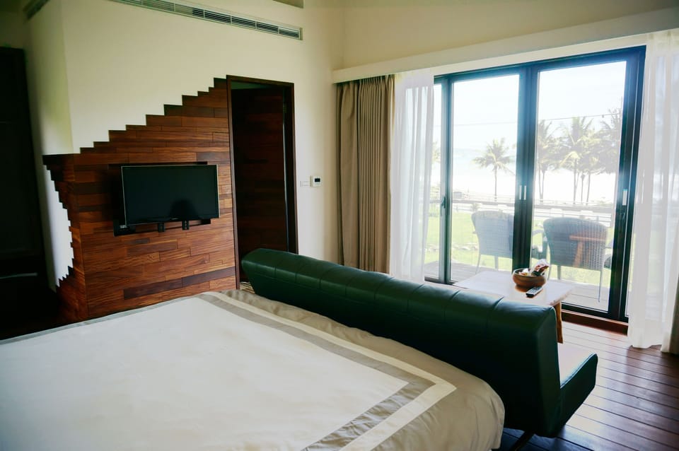 Sea View Double Room | Desk, rollaway beds, free WiFi, bed sheets