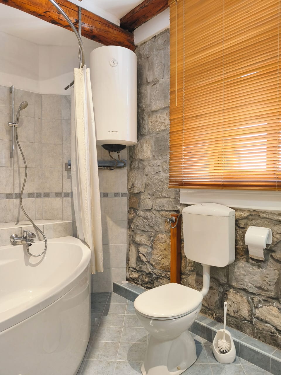 Studio, Terrace | Bathroom | Hair dryer, towels, soap, toilet paper