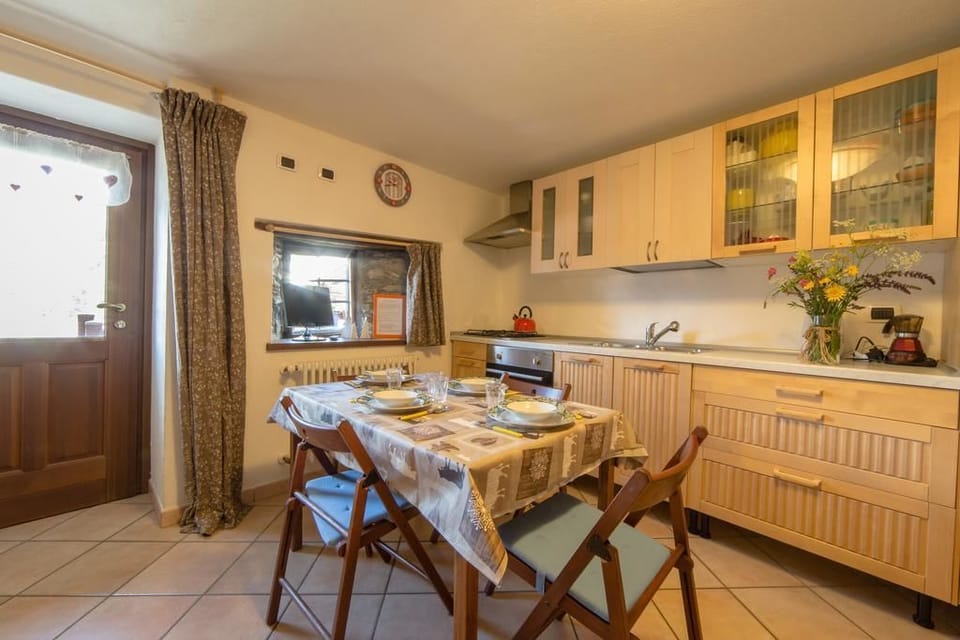 Condo | Private kitchen | Coffee/tea maker, electric kettle