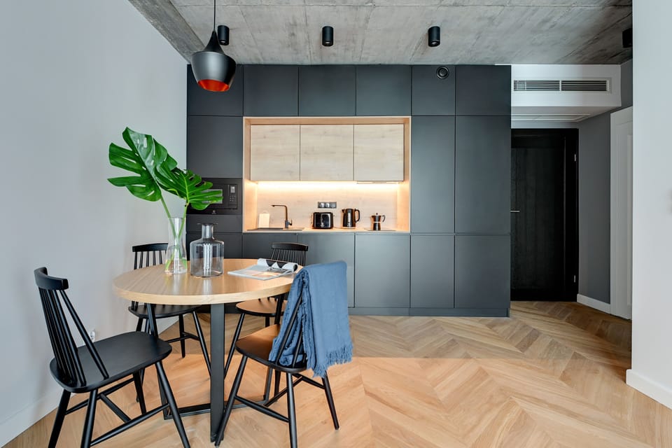 Family Apartment, 1 Bedroom | In-room dining