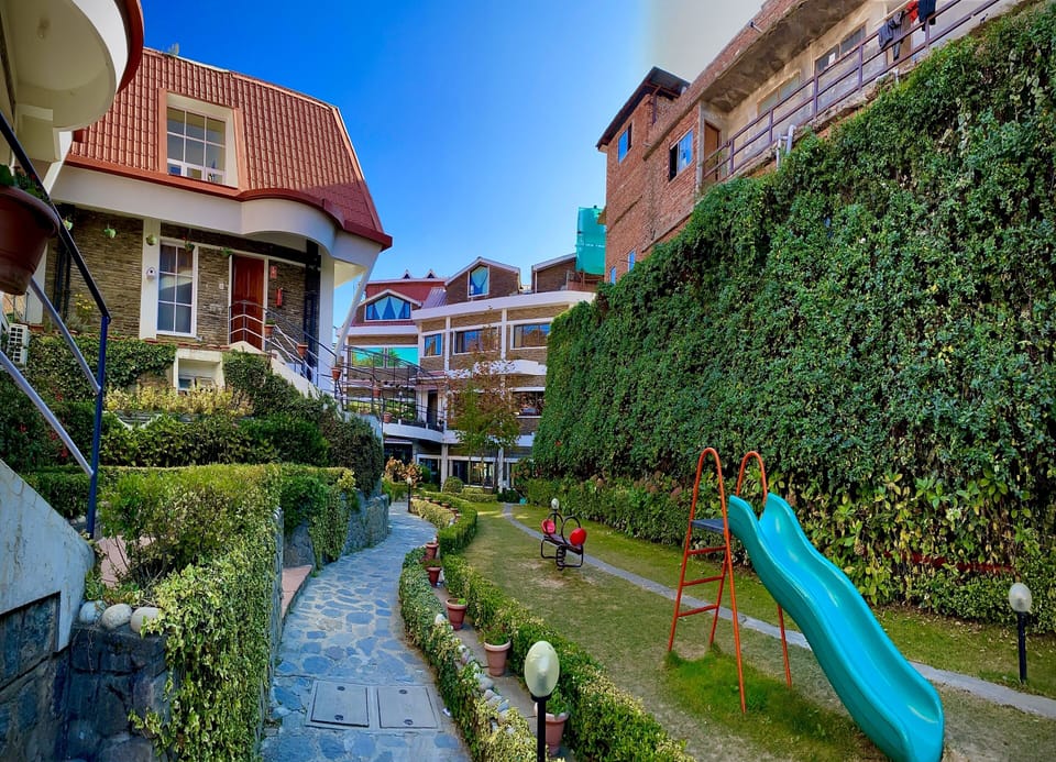 Marigold Sarovar Portico , Shimla. Heated pool & AC Rooms (Resort cottage and SPA) Hotel in Himachal Pradesh