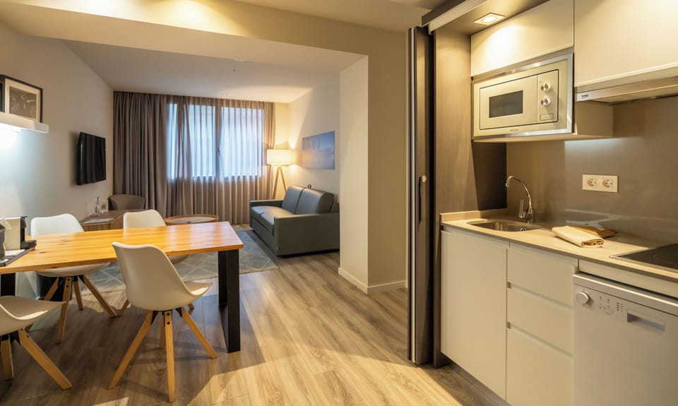 Deluxe Apartment, 1 Bedroom | Private kitchen | Full-size fridge, microwave, stovetop, dishwasher