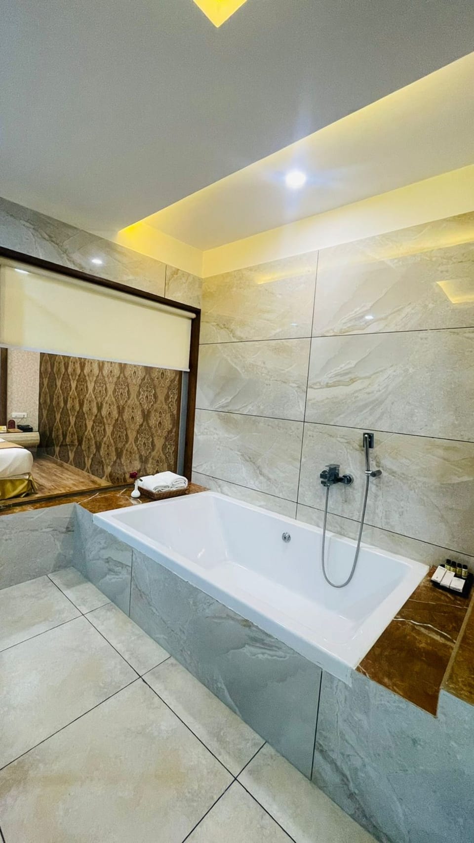 Executive with Bath Tub | Bathroom | Shower, rainfall showerhead, free toiletries, hair dryer