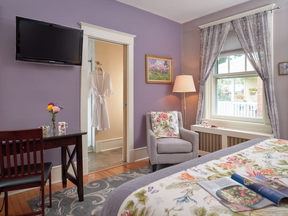 Lenore' Room | Premium bedding, individually decorated, individually furnished, desk