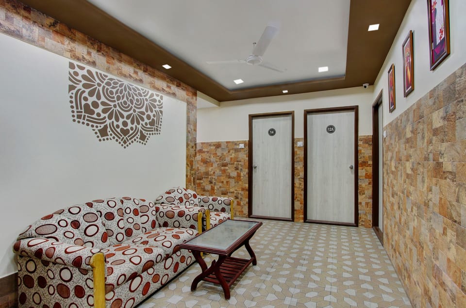 Bluemoon Comforts Hotel in Bengaluru