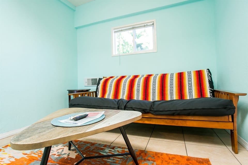 Studio (2330/A) | Exterior