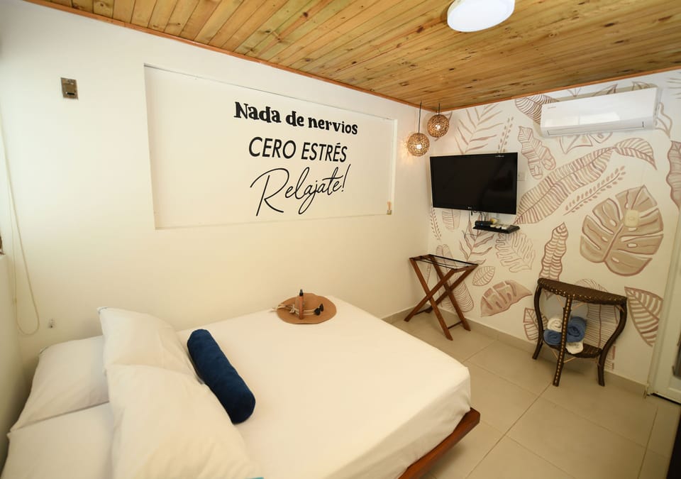 Standard Room | Minibar, WiFi (free), bed sheets