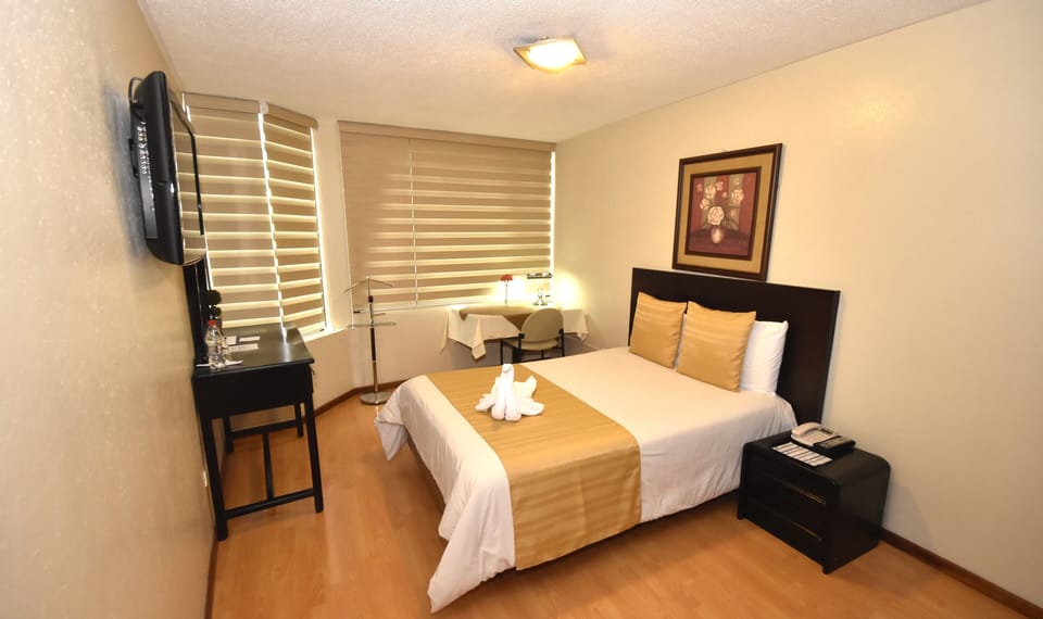 Standard Room | In-room safe, soundproofing, WiFi (free), bed sheets