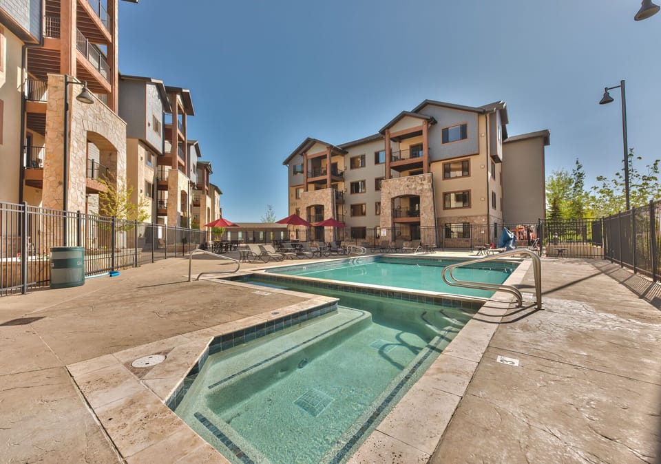 Hot tub and pool