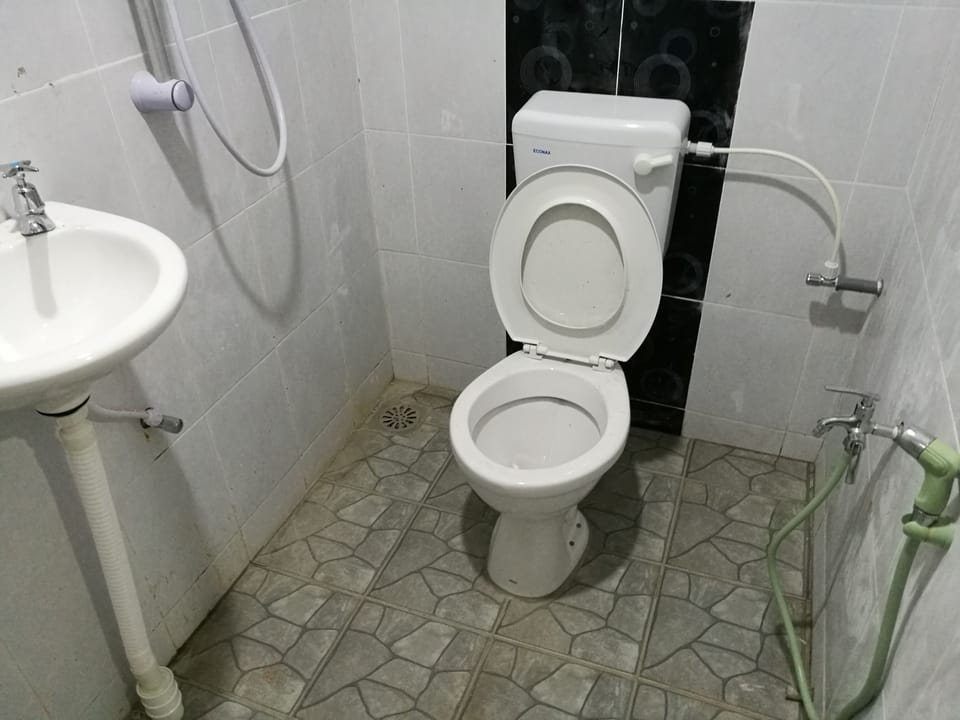 Shower, towels, soap, shampoo