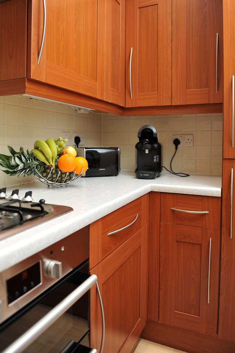 Luxury Apartment, Ensuite, River View (Hunters Wharf) | Private kitchen | Full-size fridge, microwave, oven, stovetop