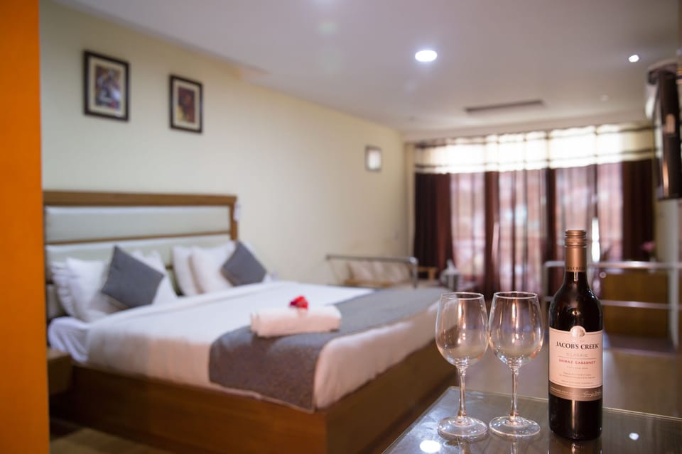 Luxury Room, Mountain View | Soundproofing, cribs (surcharge), rollaway beds (surcharge), bed sheets