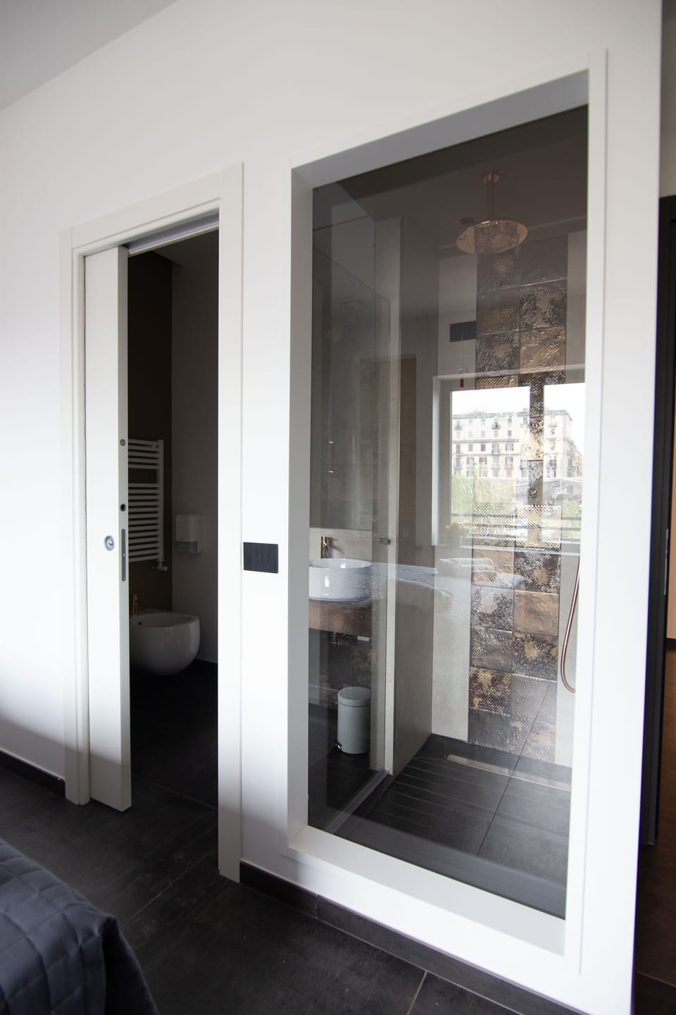 Deluxe Room, 1 Queen Bed, City View (2) | Select Comfort beds, minibar, in-room safe, individually furnished