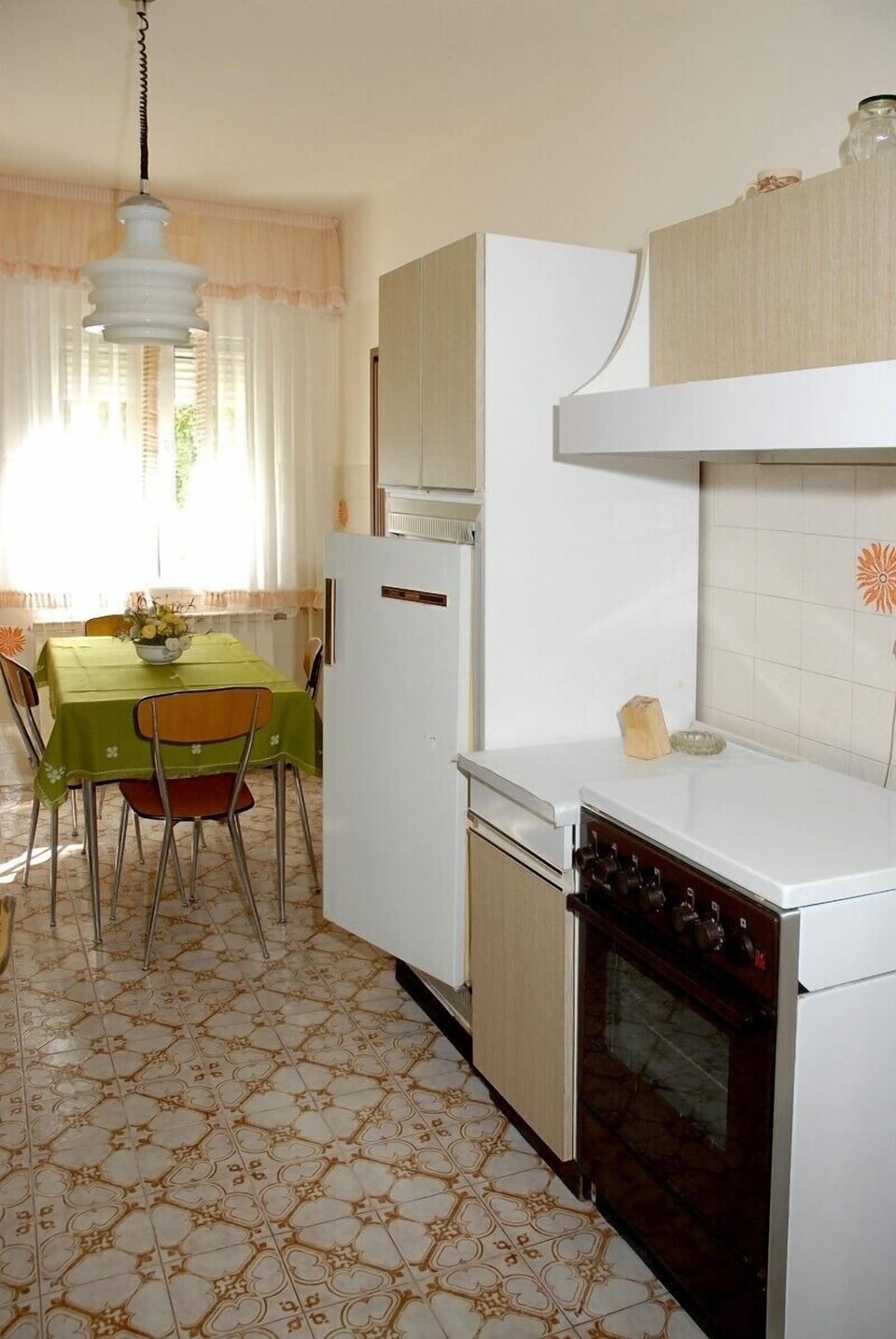 House | Private kitchen | Full-size fridge, microwave, oven, stovetop