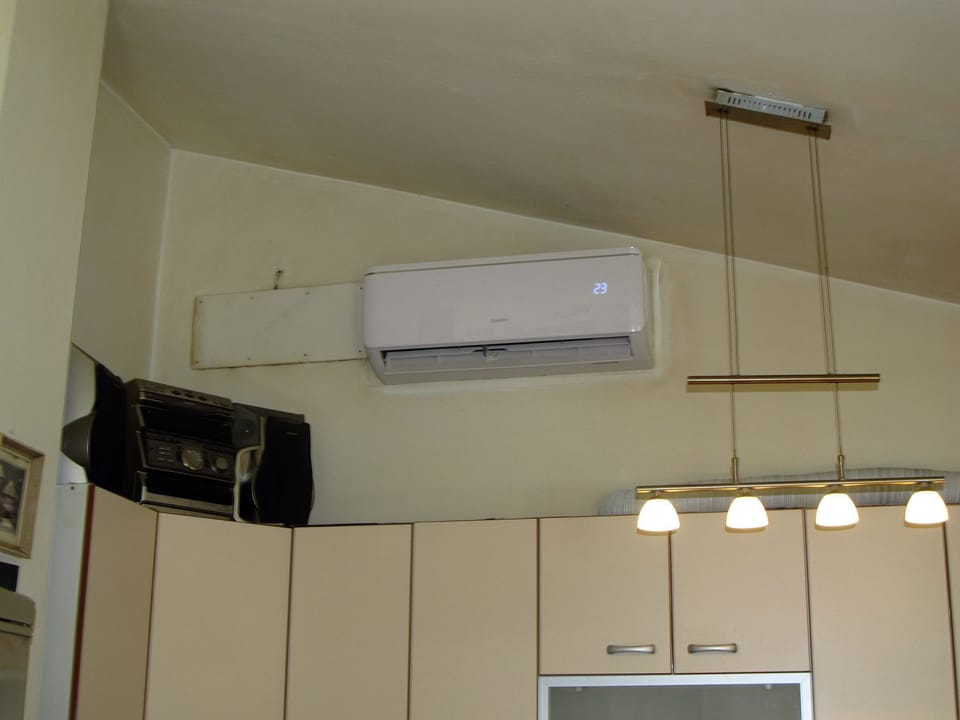 Comfort Apartment, 3 Bedrooms, Balcony, Courtyard View | Air conditioning