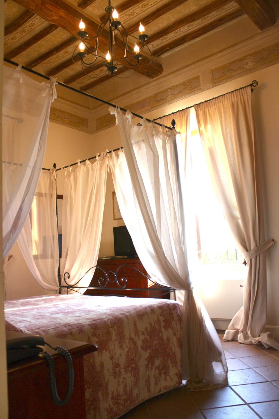 1 bedroom, premium bedding, minibar, in-room safe