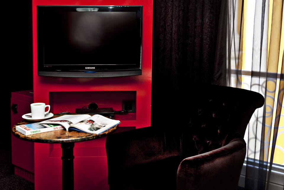 Deluxe Room | Frette Italian sheets, premium bedding, Select Comfort beds, minibar